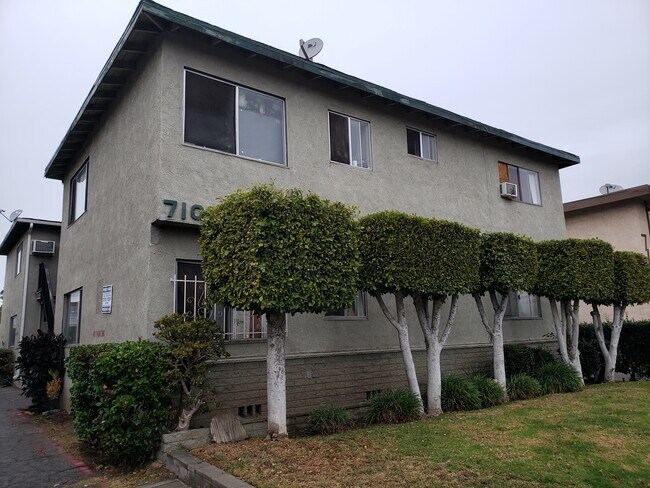Building Photo - 7107 Coldwater Canyon Ave