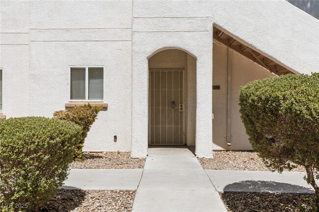 Foto del edificio - 5650 E Sahara Ave