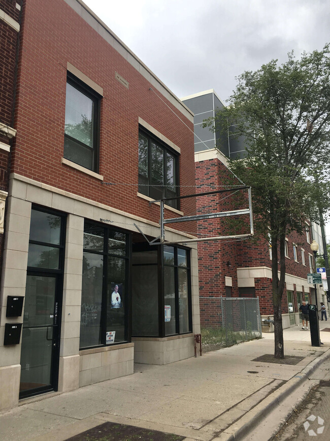 Building Photo - 3054 N Milwaukee Ave