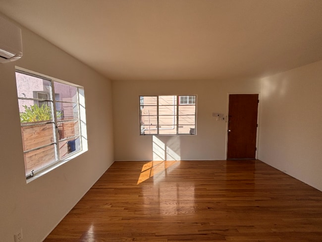 Building Photo - 4616 Kingswell Ave