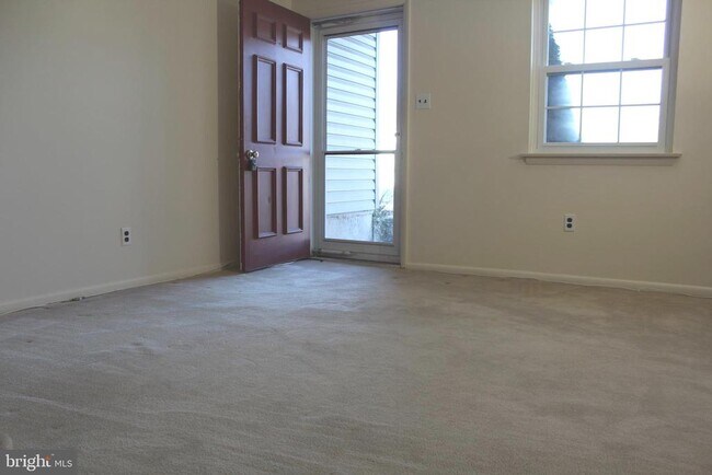 Foto del edificio - 214 Lexington Rd