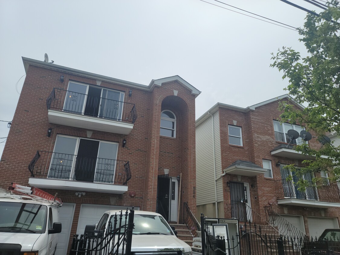 Front of apartment - 184 S 8th St