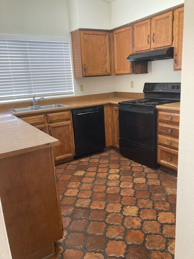 Building Photo - 3 bed plus office ranch home in Chandler (...