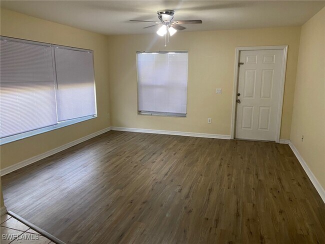Foto del edificio - 2217 Leda Ave S