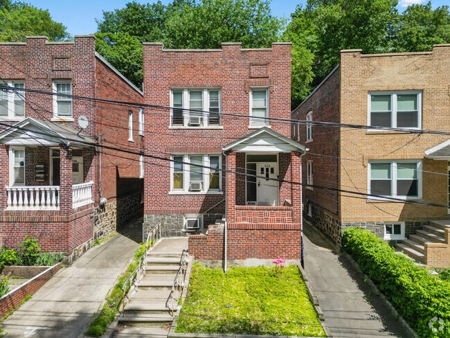 Building Photo - 632 Boulevard E