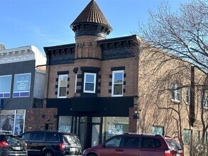 Building Photo - 200 Merrick Rd