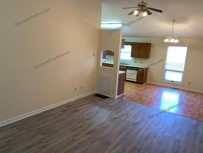 Building Photo - 102 MarMak Dr. Apt B