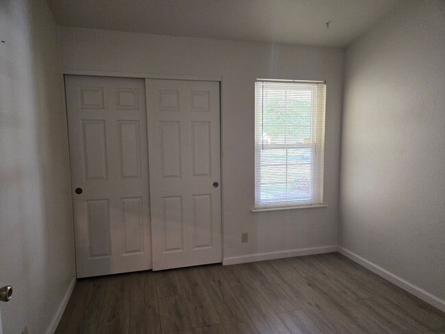 Building Photo - 369 Leffler Pl