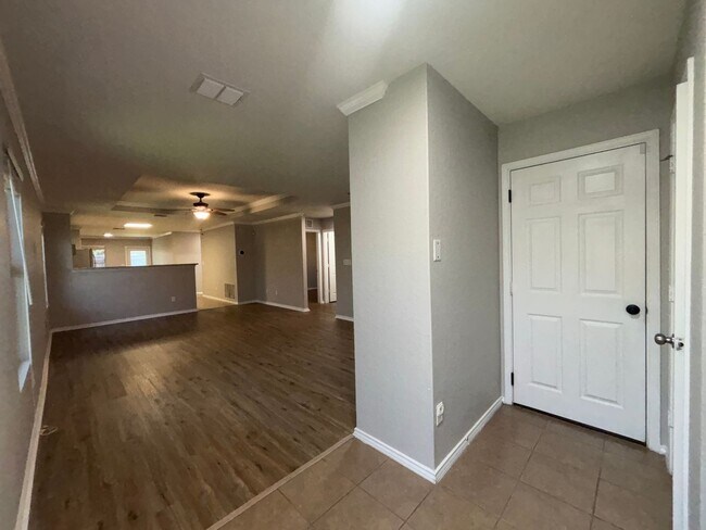 Photo - Silver Oaks House