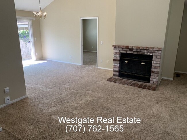 Building Photo - 1425 Dandelion Way