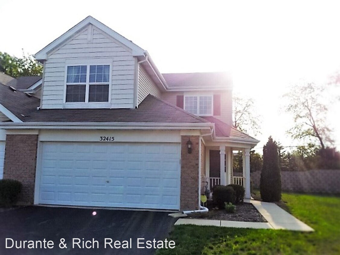 2 br, 2.5 bath House 32415 N. Mackinac Lane House for Rent in