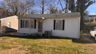 Building Photo - 1708 Lenland Ave