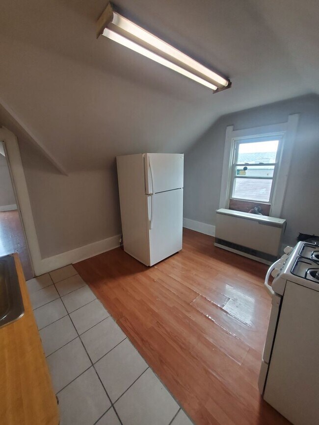 Building Photo - 2857 N Hubbard St