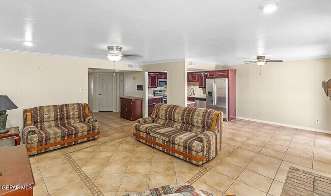 Building Photo - 150 Silver Shadow Dr