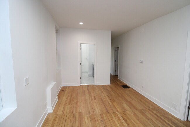 Foto del edificio - 1544 N Bosworth Ave