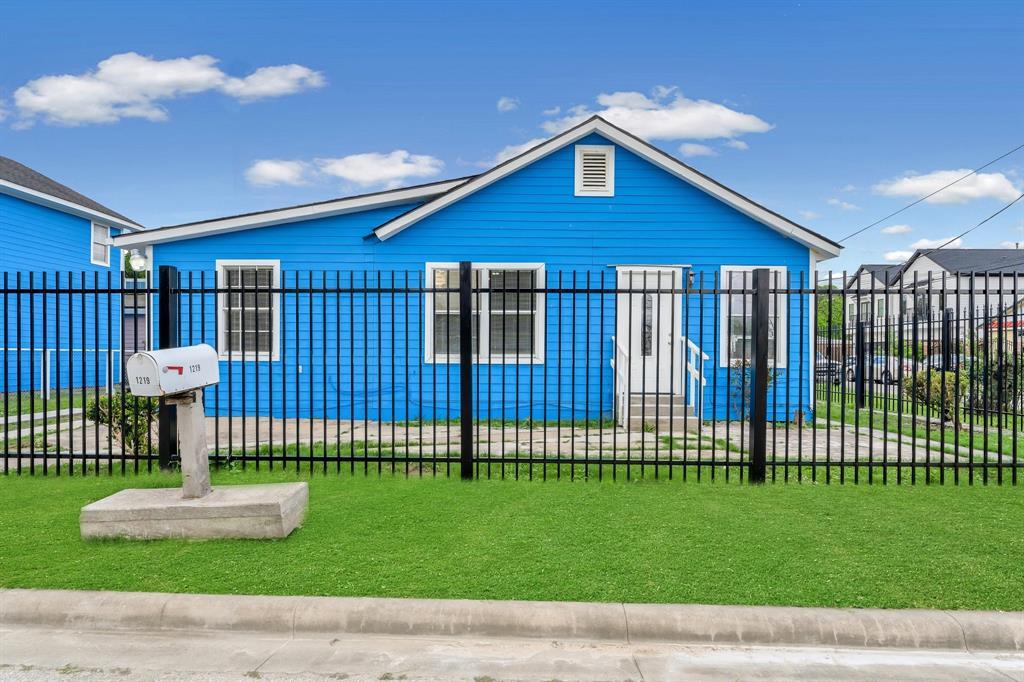 Primary Photo - 1219 Tarley St