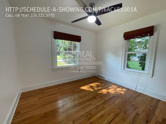 Building Photo - Adorable Three Bedroom, Two Bathroom Cotta...