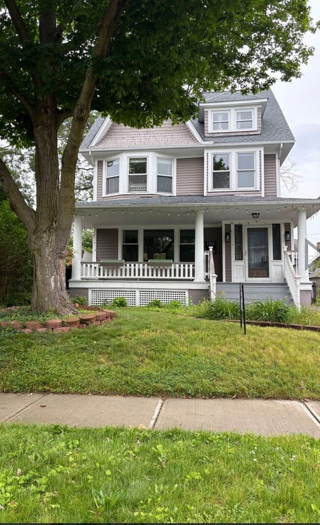 Building Photo - 1181 Virginia Ave