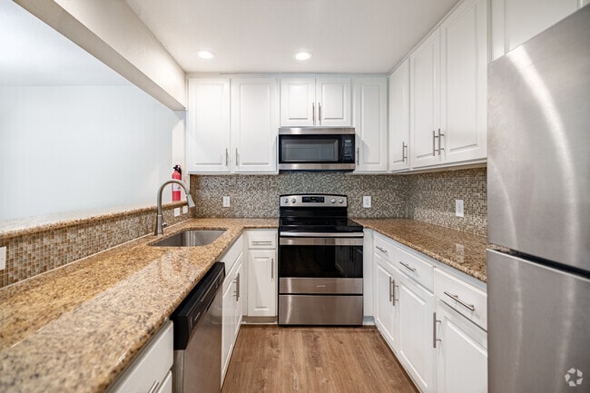 Interior Photo - Dominion at Oak Forest