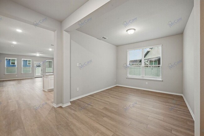 Foto del edificio - 10048 Paine Dr