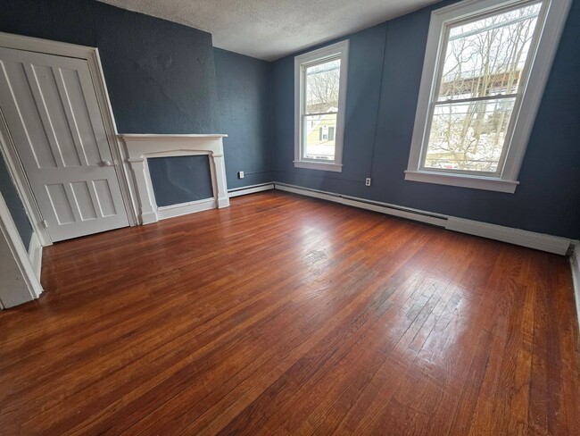 Building Photo - 45 Gifford Ave