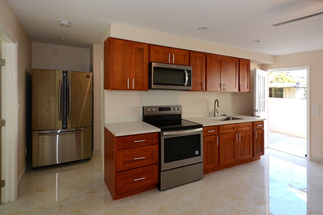 Building Photo - 3048 Hinano St