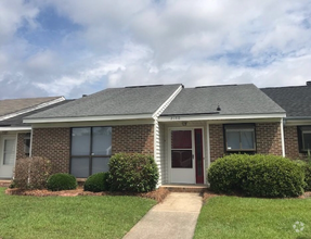 Building Photo - 2140 Fox Run Dr