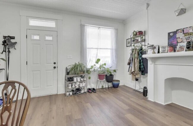 Building Photo - 287 E Woodrow Ave