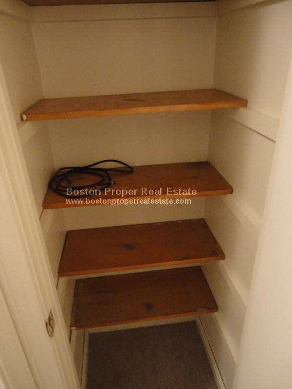 Building Photo - 428 Great Rd