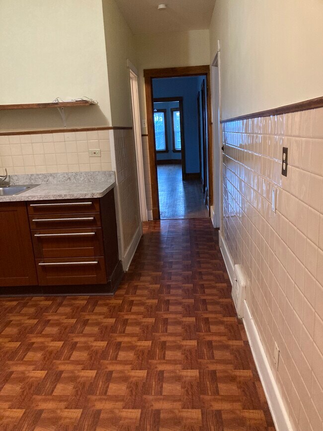 Kitchen - 926 Circle Ave