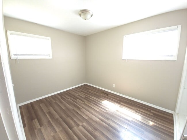 Building Photo - Churchill remodeled 3 bedroom home with ga...