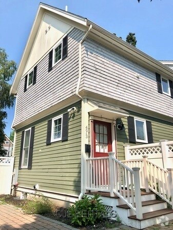 Building Photo - 49 Cedar St