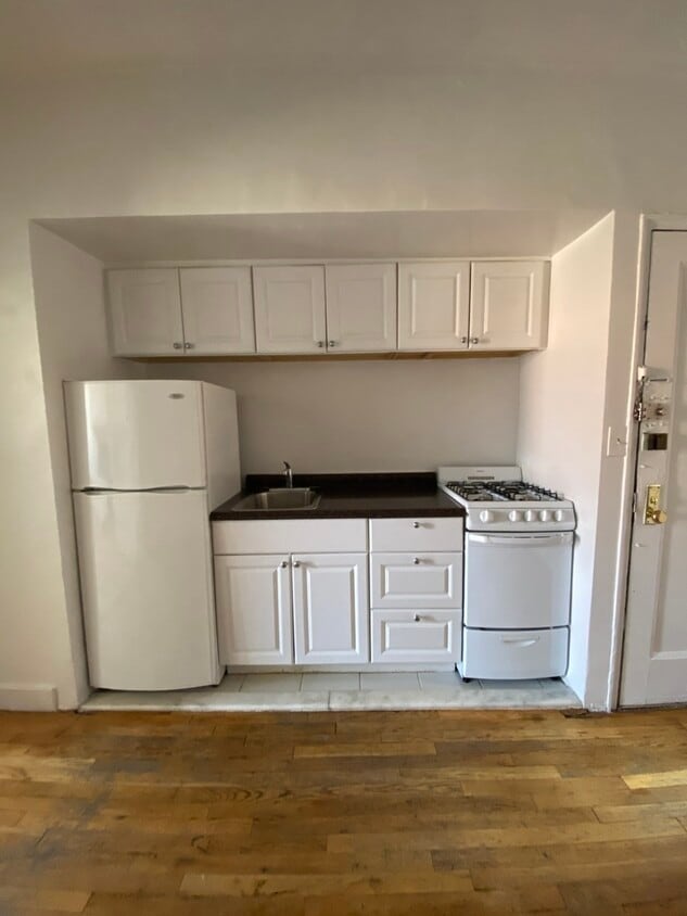 Primary Photo - 763 Washington St