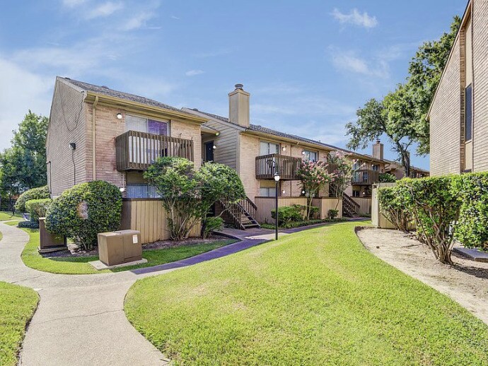 Foto principal - Berry Creek Townhomes