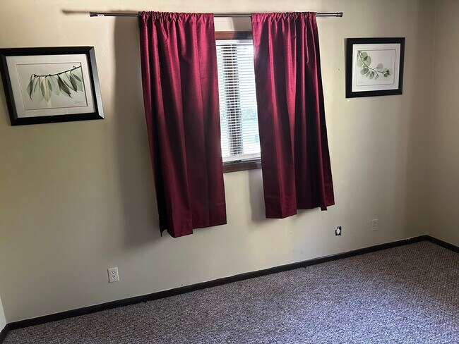 2nd bedroom - 7815 Kimmel Rd