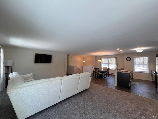 Building Photo - 26 Summit Dr