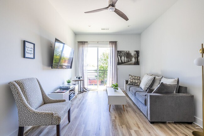 Foto del edificio - Top Floor 2bd/2ba Condo in East Atlanta, Perfect Roommate Setup!