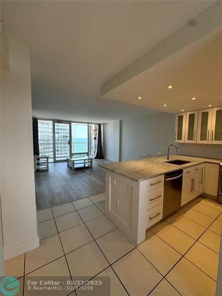 Foto del edificio - 2200 NE 33rd Ave