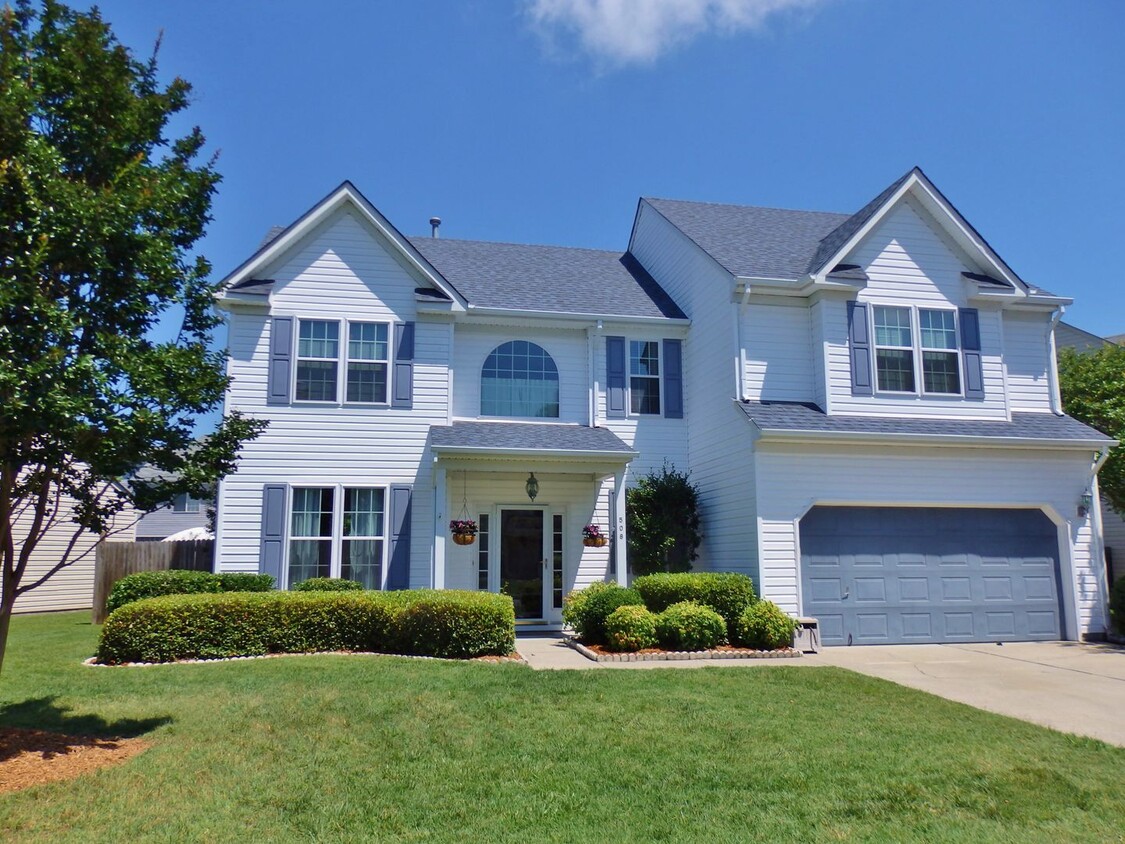 Primary Photo - Fabulous 4-Bedroom Home w/Community Pool, ...