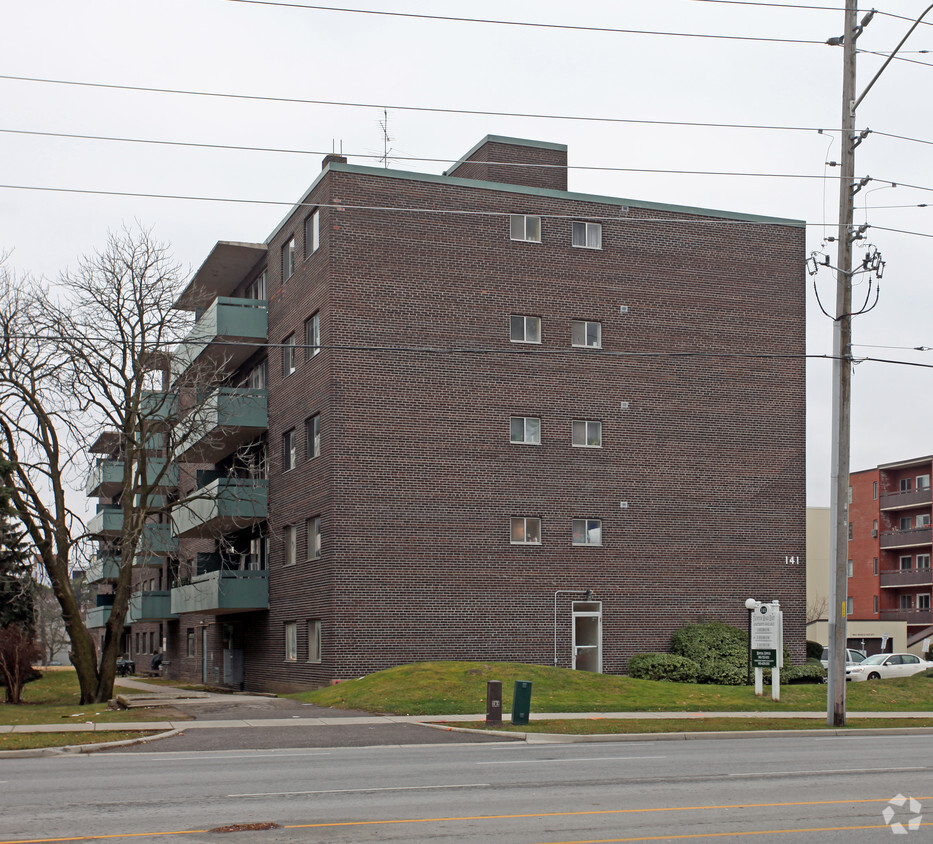 Building Photo - 141 Taunton Rd E