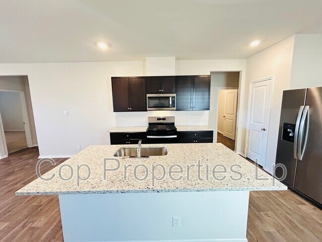 Building Photo - 4611 Meerkat Dr