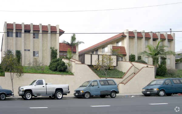 Foto principal - 739 W 1st St