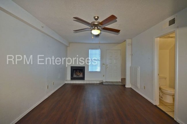 Building Photo - 6100 MacArthur Park Ln