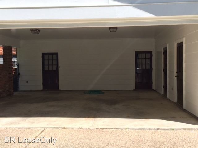 Foto del edificio - 5 br, 3.5 bath House - 7656 Rienzi Blvd
