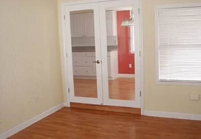 Foto del edificio - 3444 Country Walk Dr