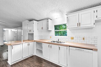 Building Photo - 19339 Forest Ln Cir