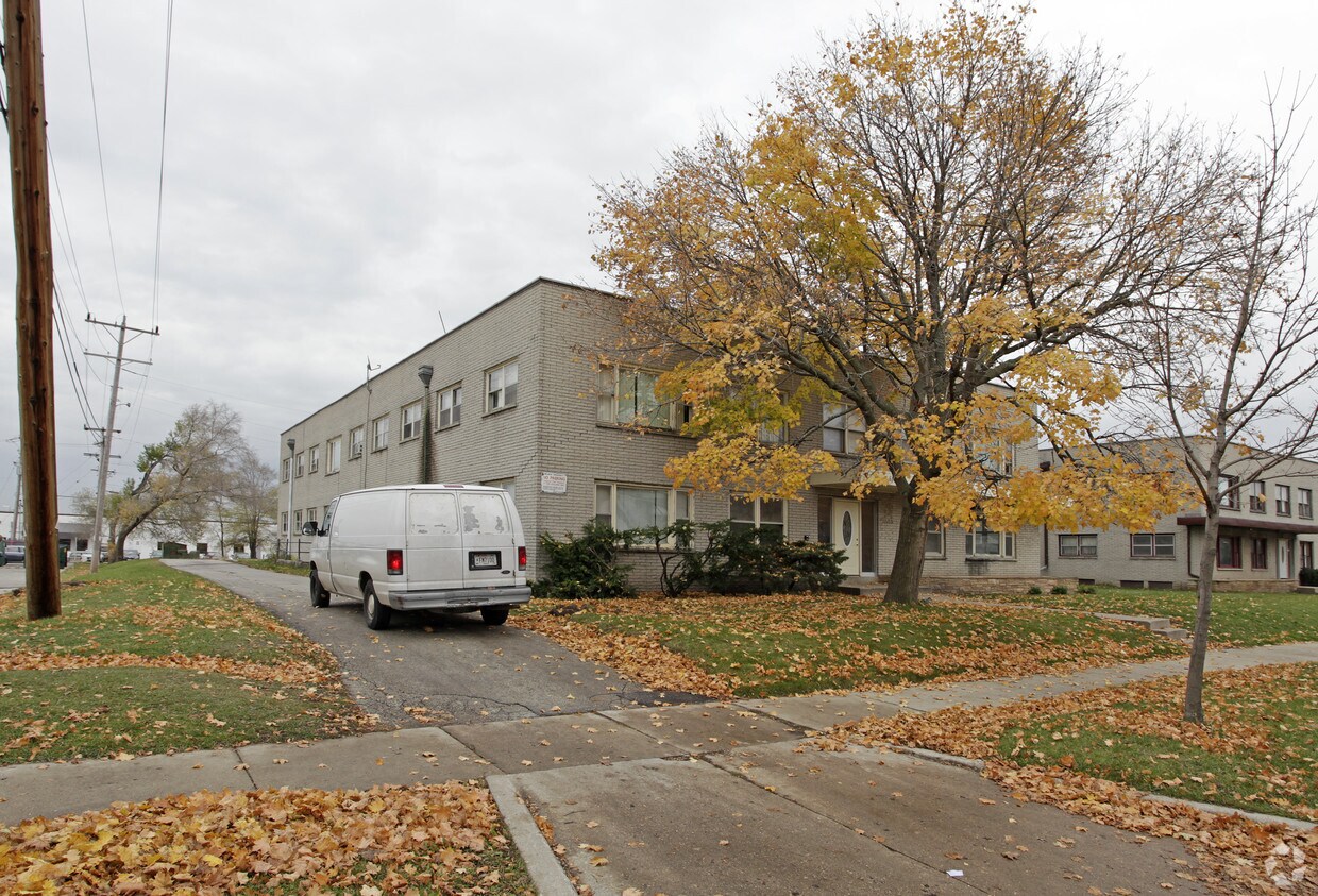 Building Photo - 6162-6166 N 35th St
