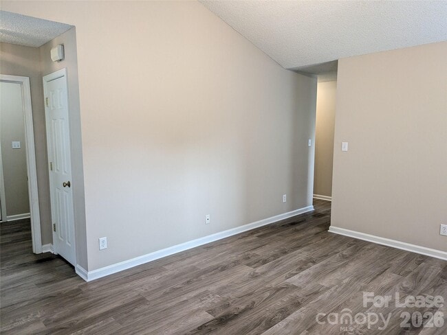 Foto del edificio - 2151 Wexford Way