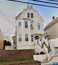 Building Photo - 224 Bergen Ave