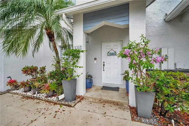 Building Photo - 1432 Ave